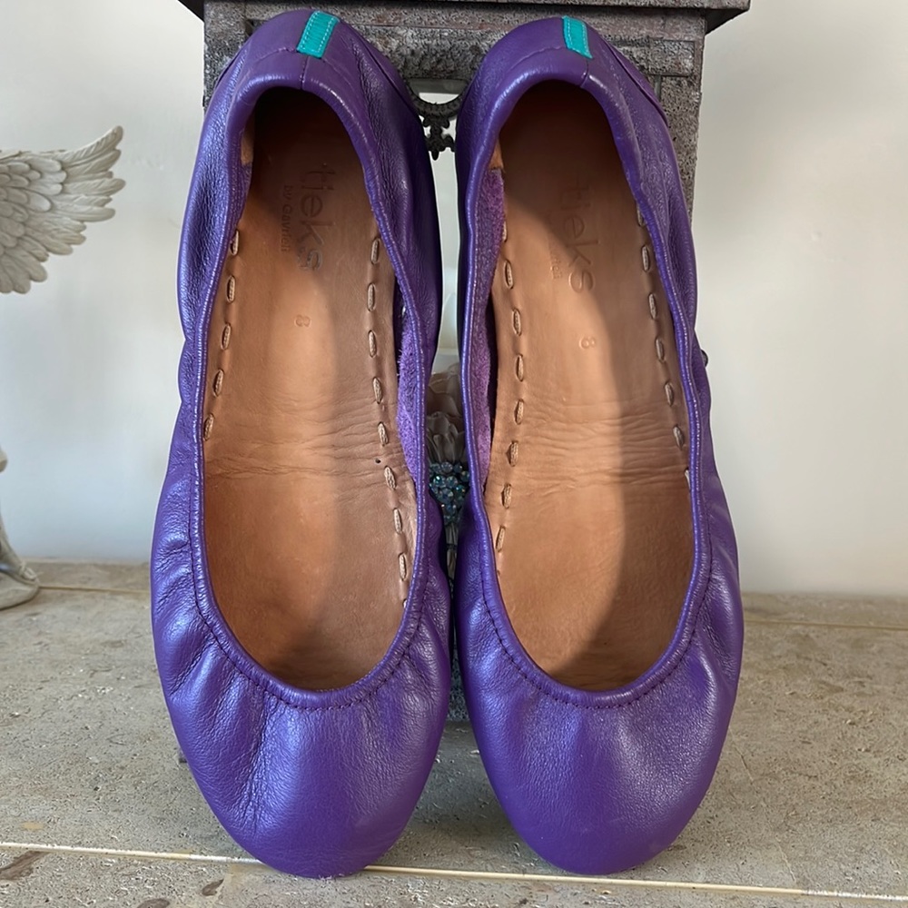 Size 8 lilac Tieks ballet flats